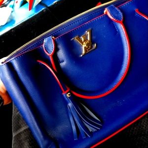 Authentic Louis Vuitton Purse